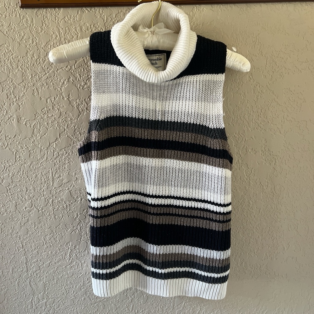 Abercrombie & Fitch Black and White Striped Cowl Neck Sweater